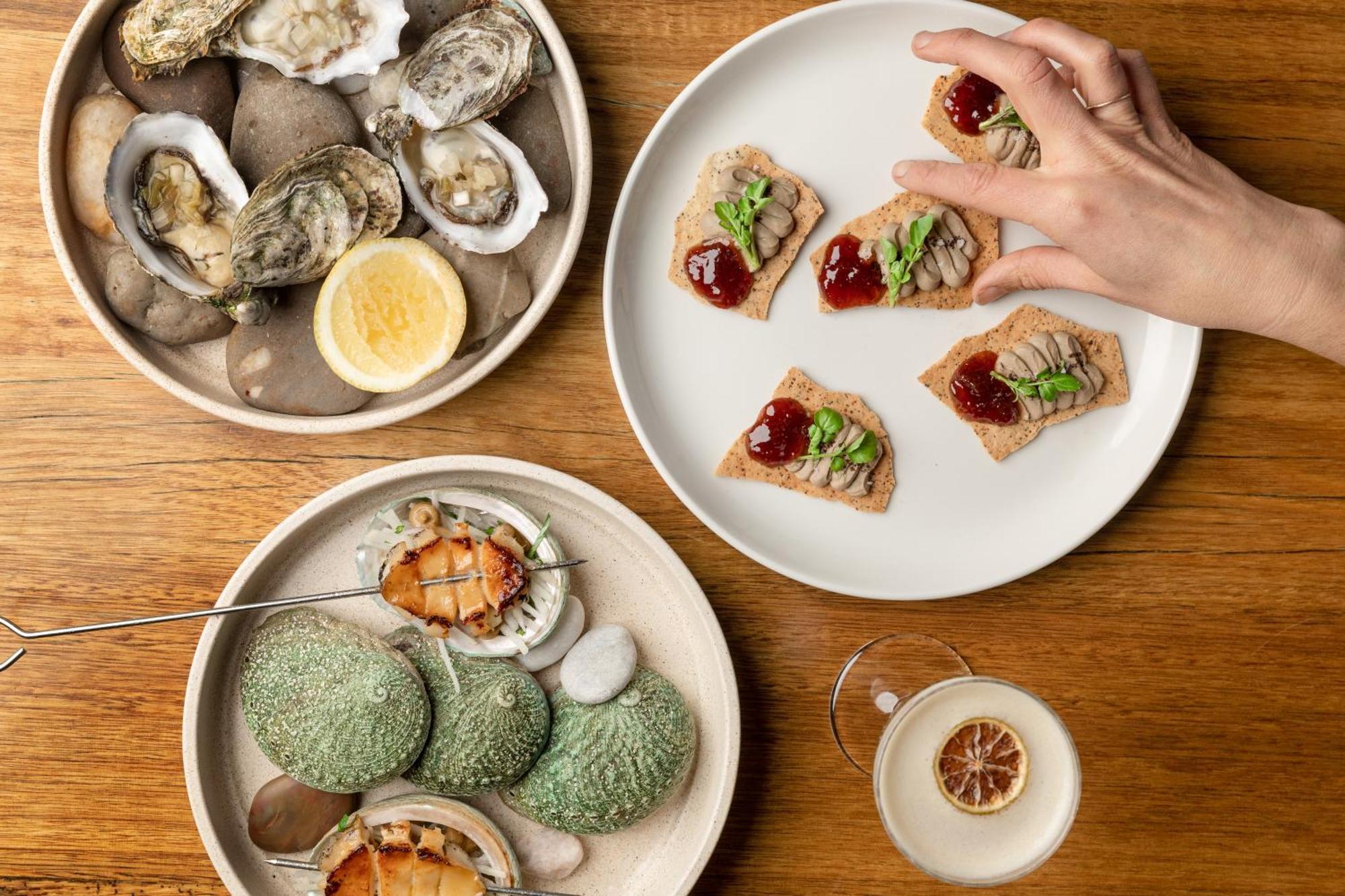 Peppers Silo Hotel Launceston Bagian luar foto Oysters and other seafood