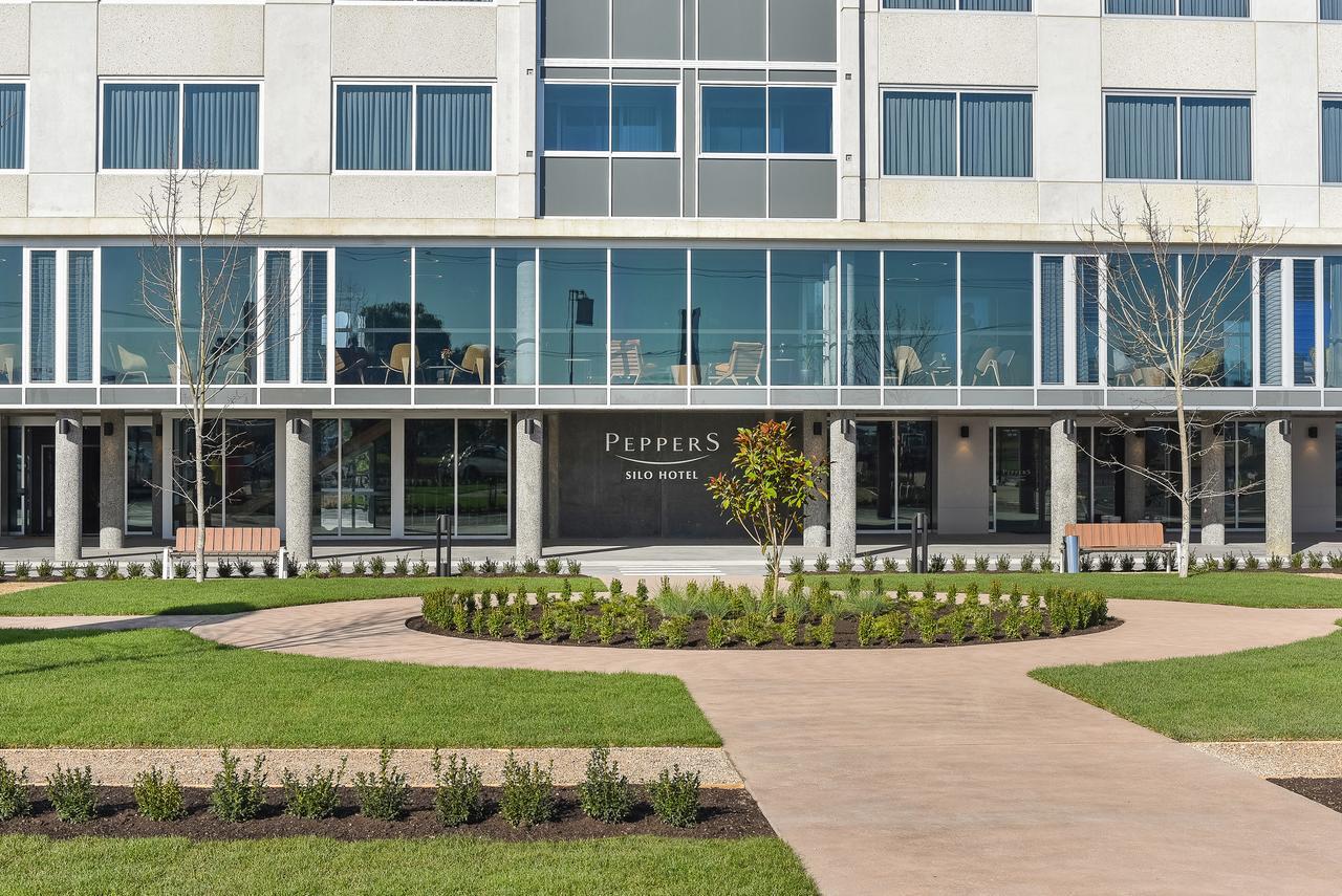 Peppers Silo Hotel Launceston Bagian luar foto Pipers Pond