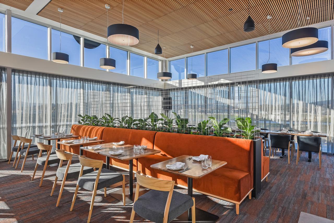 Peppers Silo Hotel Launceston Bagian luar foto The interior of the restaurant