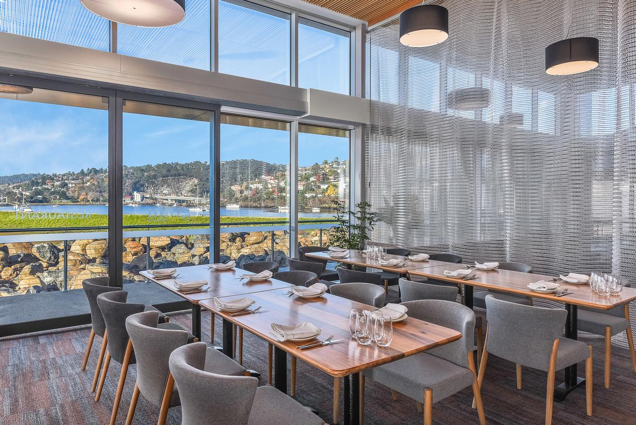Peppers Silo Hotel Launceston Bagian luar foto Interior of the restaurant
